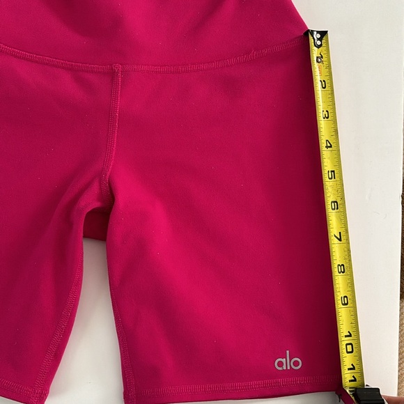 Pink Alo Biker shorts - Picture 6 of 7